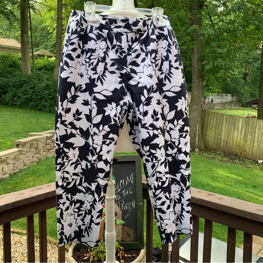 Talbots Womens Pants 16W Blue White Floral Signature Ankle Cropped Pants 16P